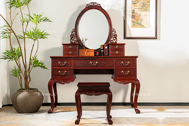 101梳妆台