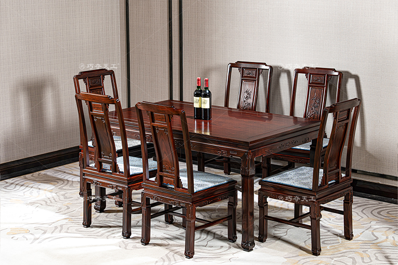 301鸟语花香餐桌