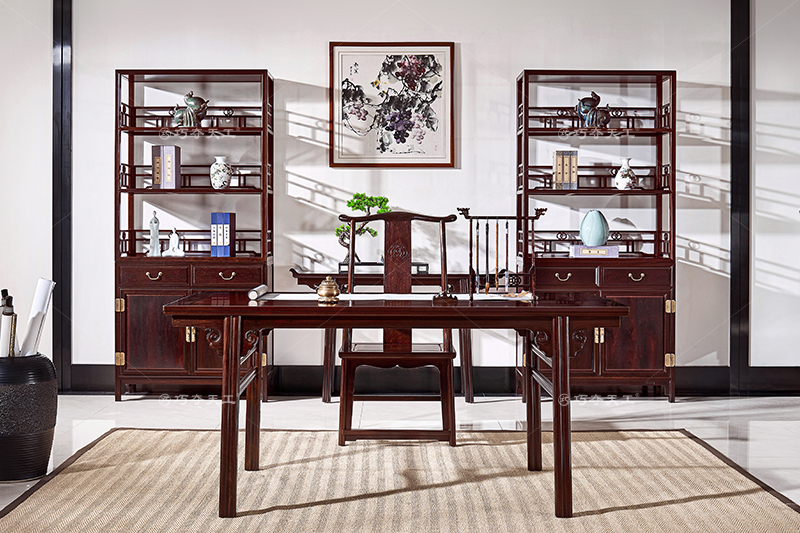 瓜棱腿云纹画案